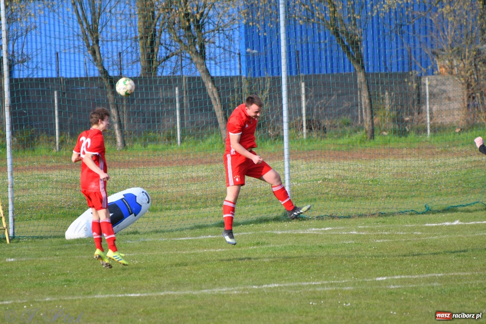 Zdjęcie w galerii na portalu naszraciborz.pl: Lider z Raszczyc mocniejszy od Pietrowic Wielkich wiadomości z regionu