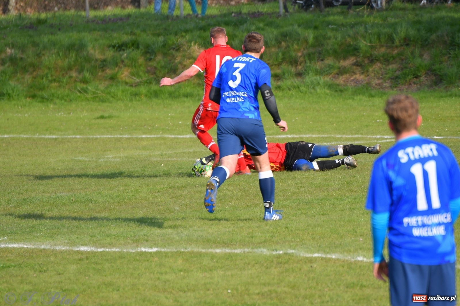 Zdjęcie w galerii na portalu naszraciborz.pl: Lider z Raszczyc mocniejszy od Pietrowic Wielkich wiadomości z regionu