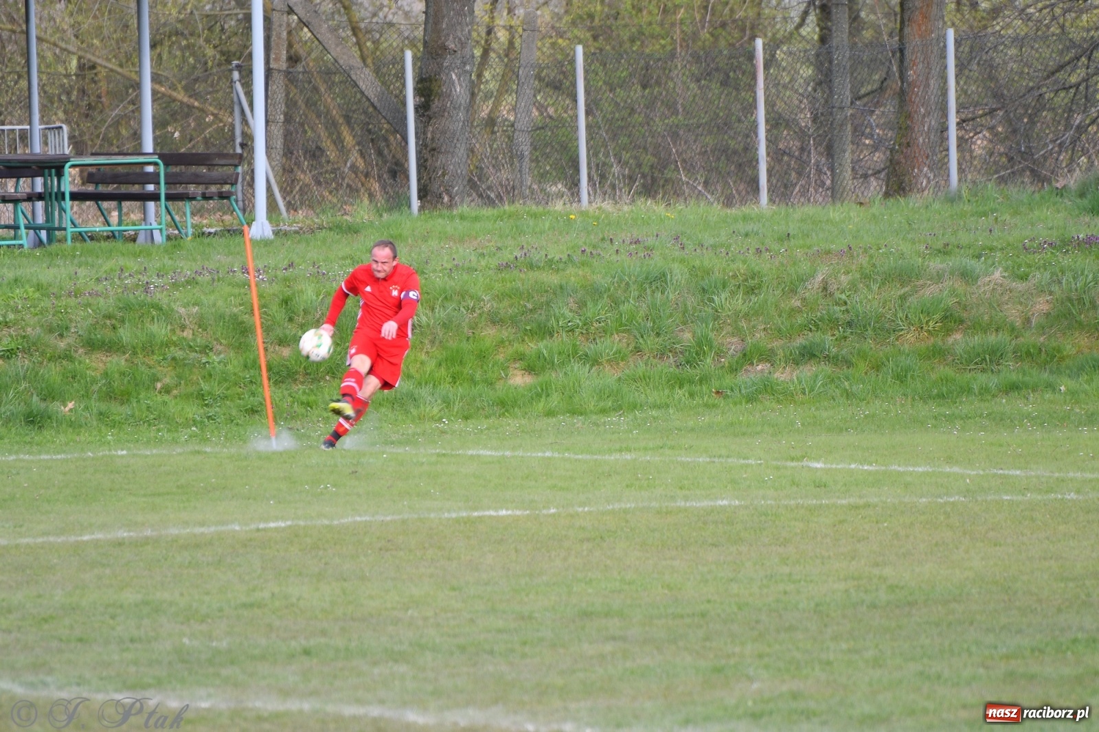 Zdjęcie w galerii na portalu naszraciborz.pl: Lider z Raszczyc mocniejszy od Pietrowic Wielkich wiadomości z regionu