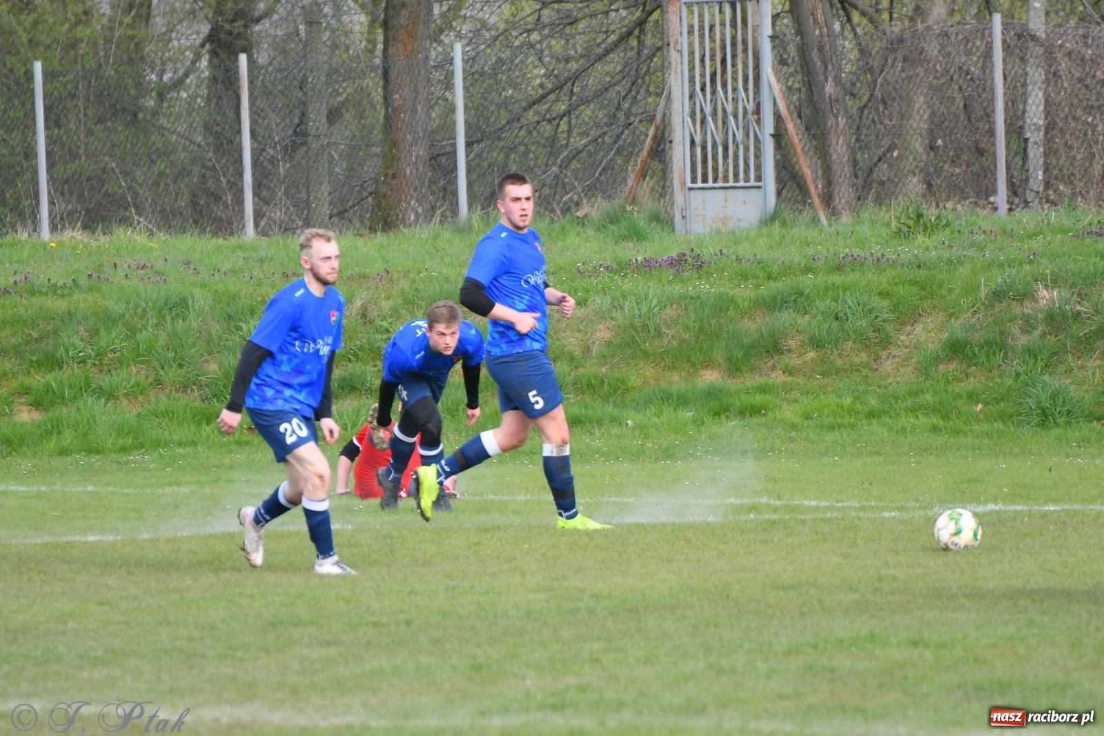 Zdjęcie w galerii na portalu naszraciborz.pl: Lider z Raszczyc mocniejszy od Pietrowic Wielkich wiadomości z regionu
