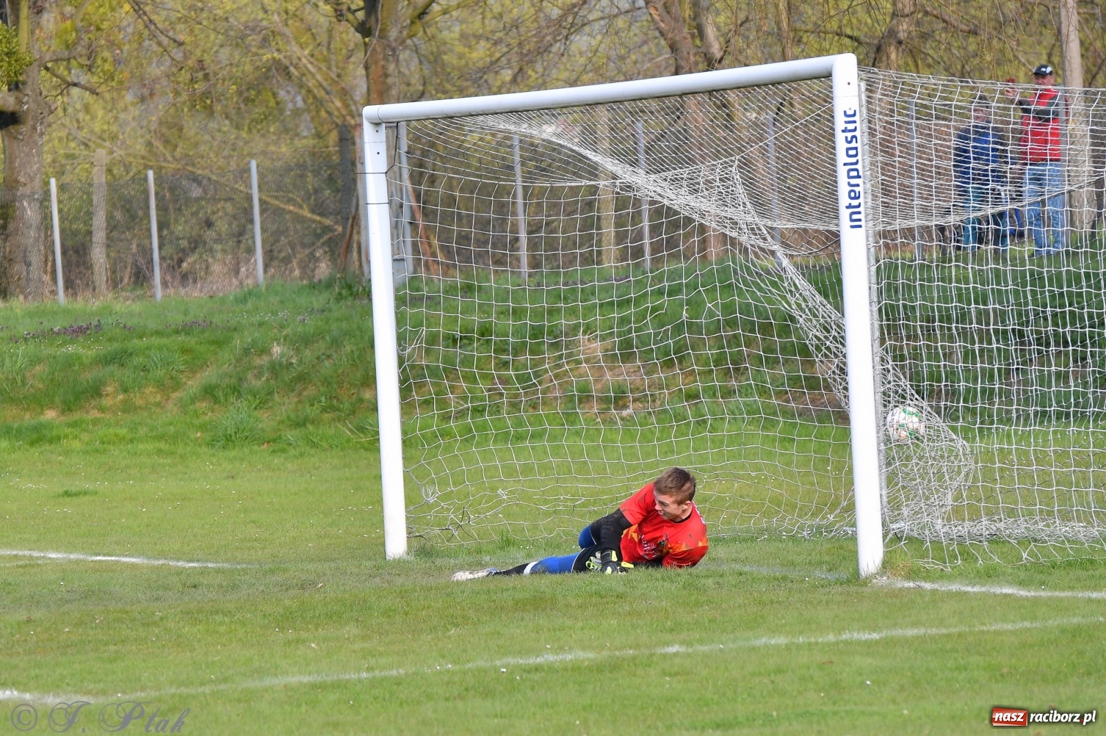 Zdjęcie w galerii na portalu naszraciborz.pl: Lider z Raszczyc mocniejszy od Pietrowic Wielkich wiadomości z regionu