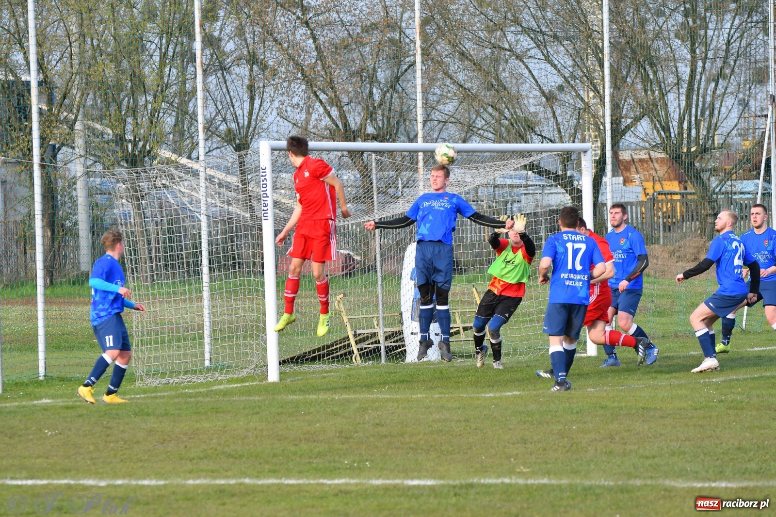 Zdjęcie w galerii na portalu naszraciborz.pl: Lider z Raszczyc mocniejszy od Pietrowic Wielkich wiadomości z regionu