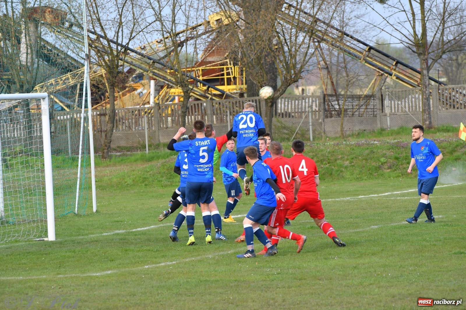 Zdjęcie w galerii na portalu naszraciborz.pl: Lider z Raszczyc mocniejszy od Pietrowic Wielkich wiadomości z regionu