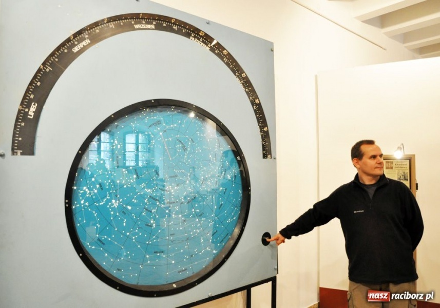 Zdjęcie w galerii na portalu naszraciborz.pl: Na tej wystawie trzeba krzyczeć wiadomości z regionu