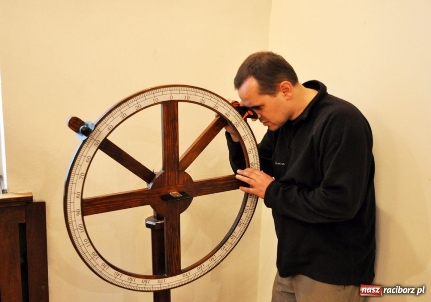 Zdjęcie w galerii na portalu naszraciborz.pl: Na tej wystawie trzeba krzyczeć wiadomości z regionu