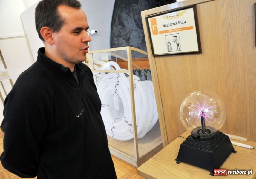 Zdjęcie w galerii na portalu naszraciborz.pl: Na tej wystawie trzeba krzyczeć wiadomości z regionu