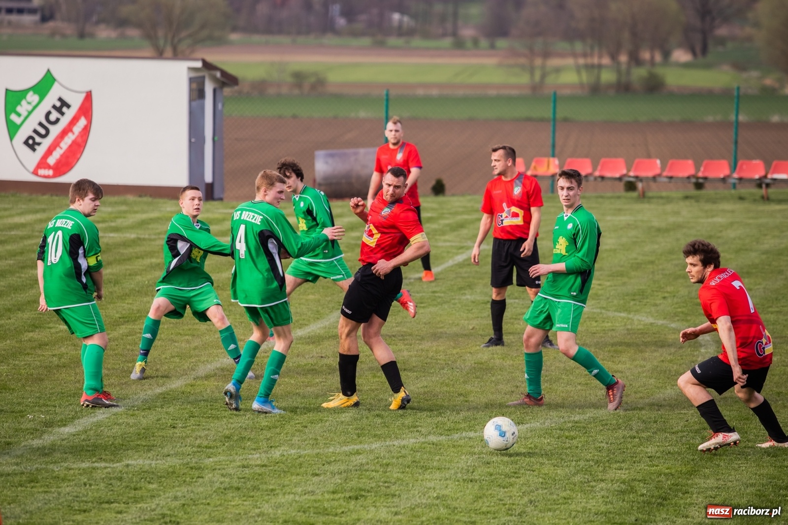 Zdjęcie w galerii na portalu naszraciborz.pl: C klasa. Ruch lepszy na starcie rundy wiosennej [FOTO] wiadomości z regionu