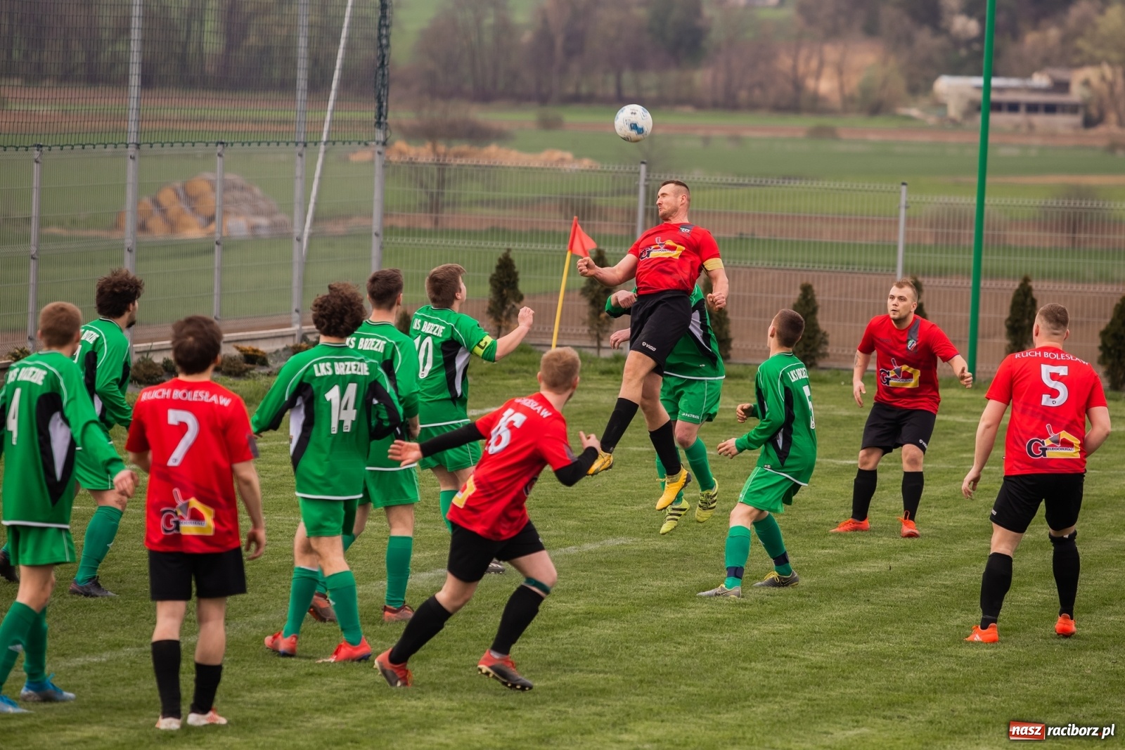 Zdjęcie w galerii na portalu naszraciborz.pl: C klasa. Ruch lepszy na starcie rundy wiosennej [FOTO] wiadomości z regionu