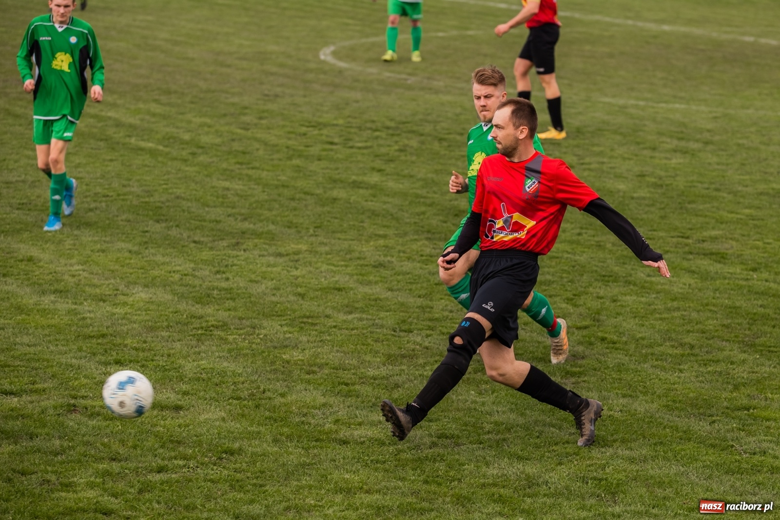 Zdjęcie w galerii na portalu naszraciborz.pl: C klasa. Ruch lepszy na starcie rundy wiosennej [FOTO] wiadomości z regionu