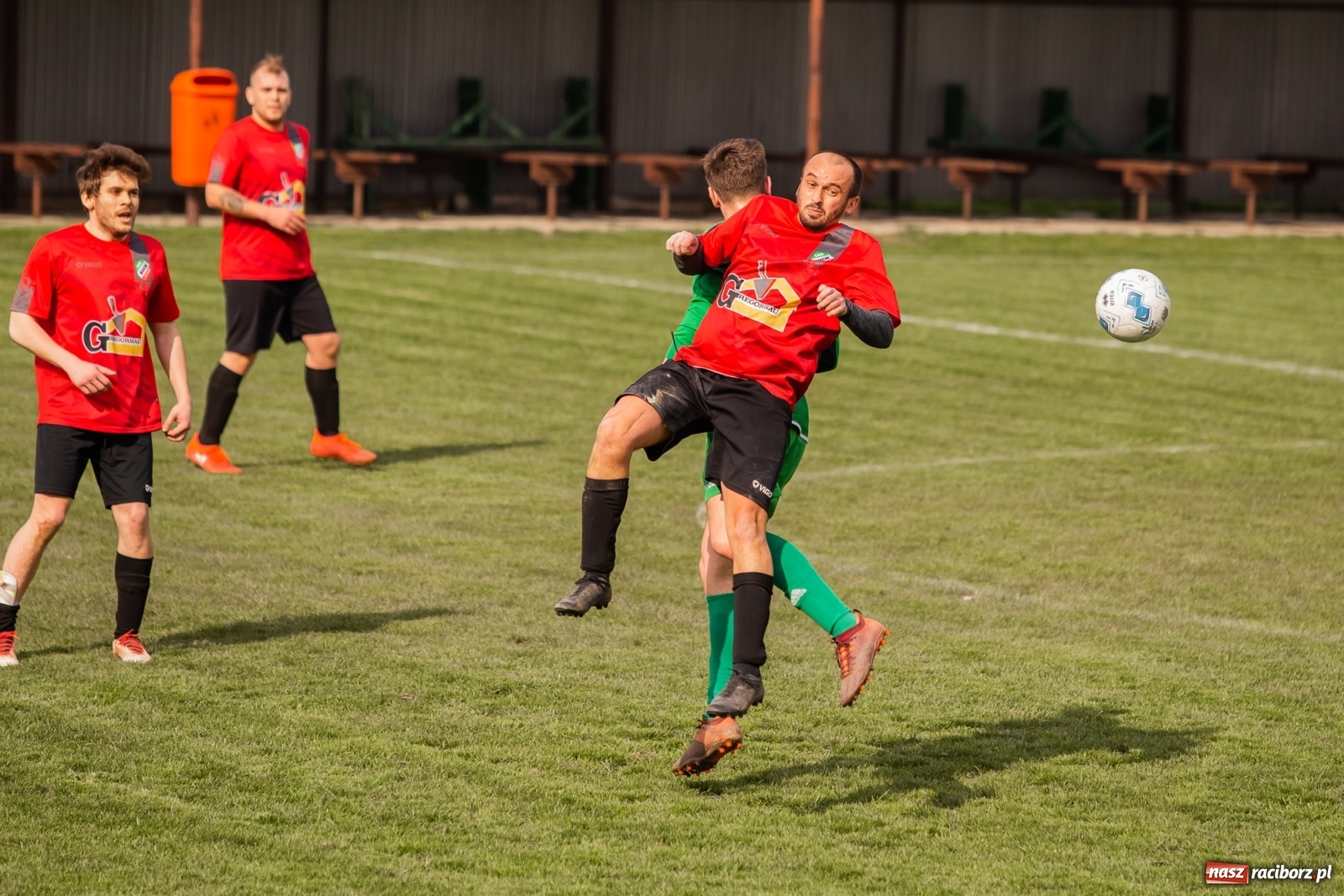Zdjęcie w galerii na portalu naszraciborz.pl: C klasa. Ruch lepszy na starcie rundy wiosennej [FOTO] wiadomości z regionu