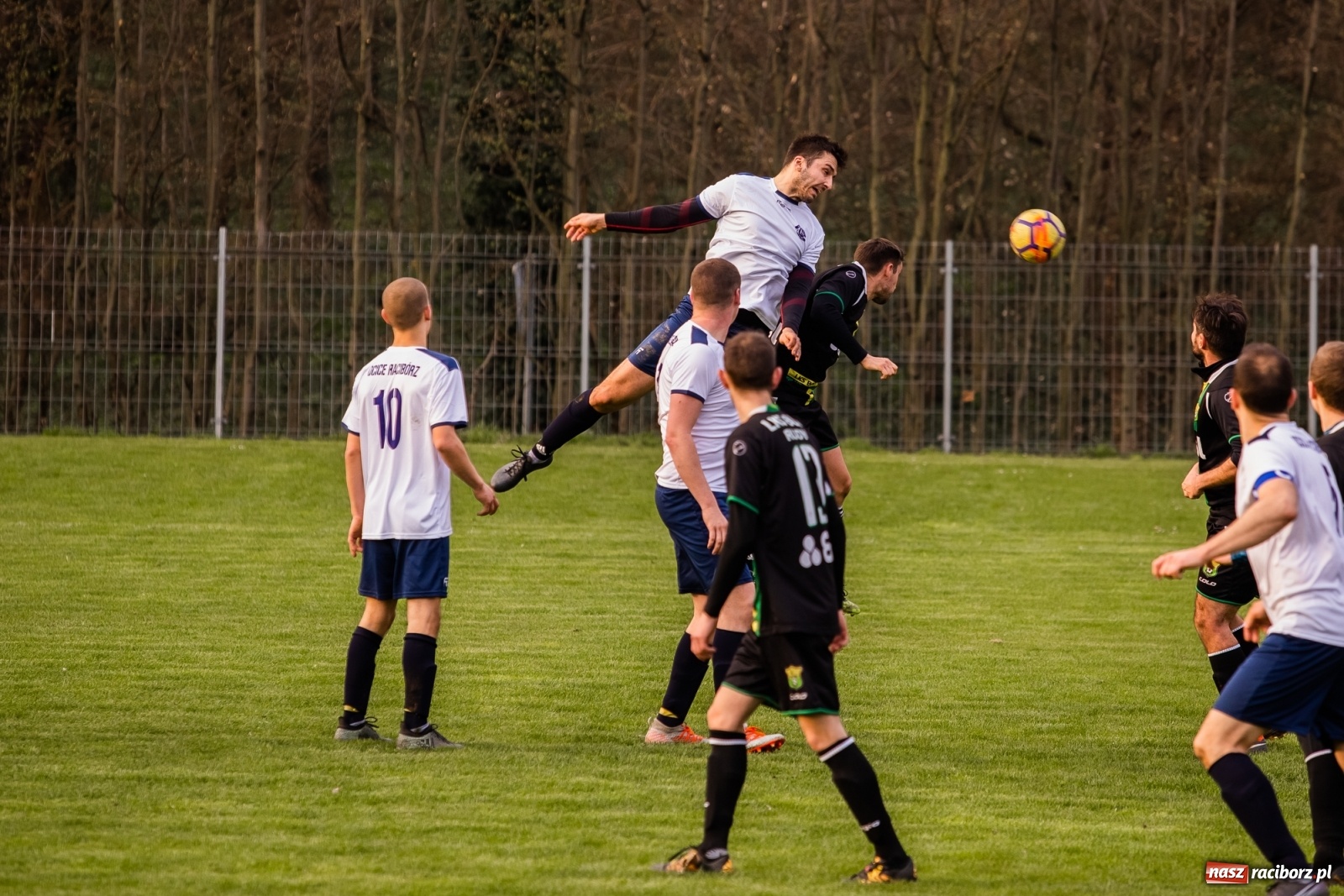 Zdjęcie w galerii na portalu naszraciborz.pl: Cztery do zera - Ocice żegnają outsidera [FOTO] wiadomości z regionu