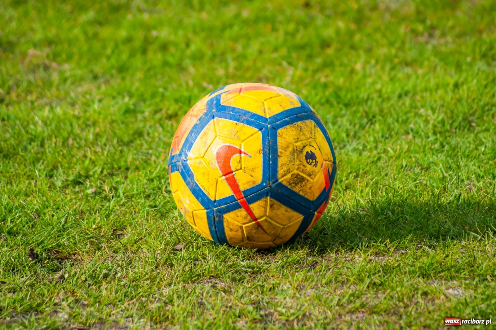 Zdjęcie w galerii na portalu naszraciborz.pl: Kiks bramkarza ustawił spotkanie. Pierwszy komplet punktów Chałupek [FOTO] wiadomości z regionu