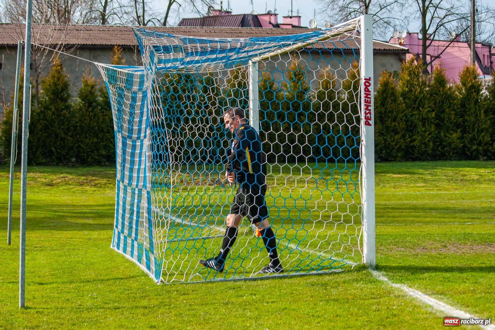 Zdjęcie w galerii na portalu naszraciborz.pl: Kiks bramkarza ustawił spotkanie. Pierwszy komplet punktów Chałupek [FOTO] wiadomości z regionu
