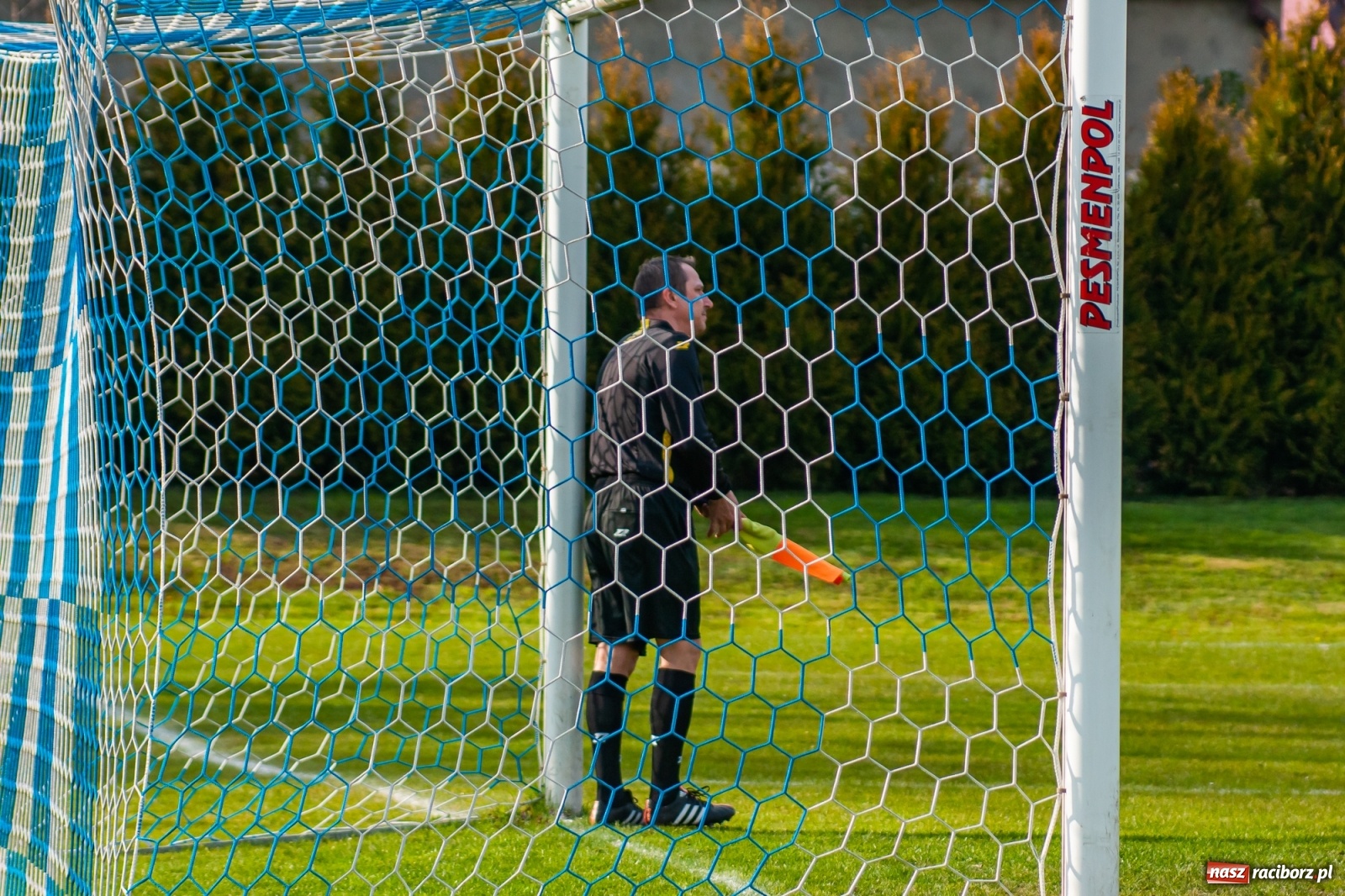 Zdjęcie w galerii na portalu naszraciborz.pl: Kiks bramkarza ustawił spotkanie. Pierwszy komplet punktów Chałupek [FOTO] wiadomości z regionu