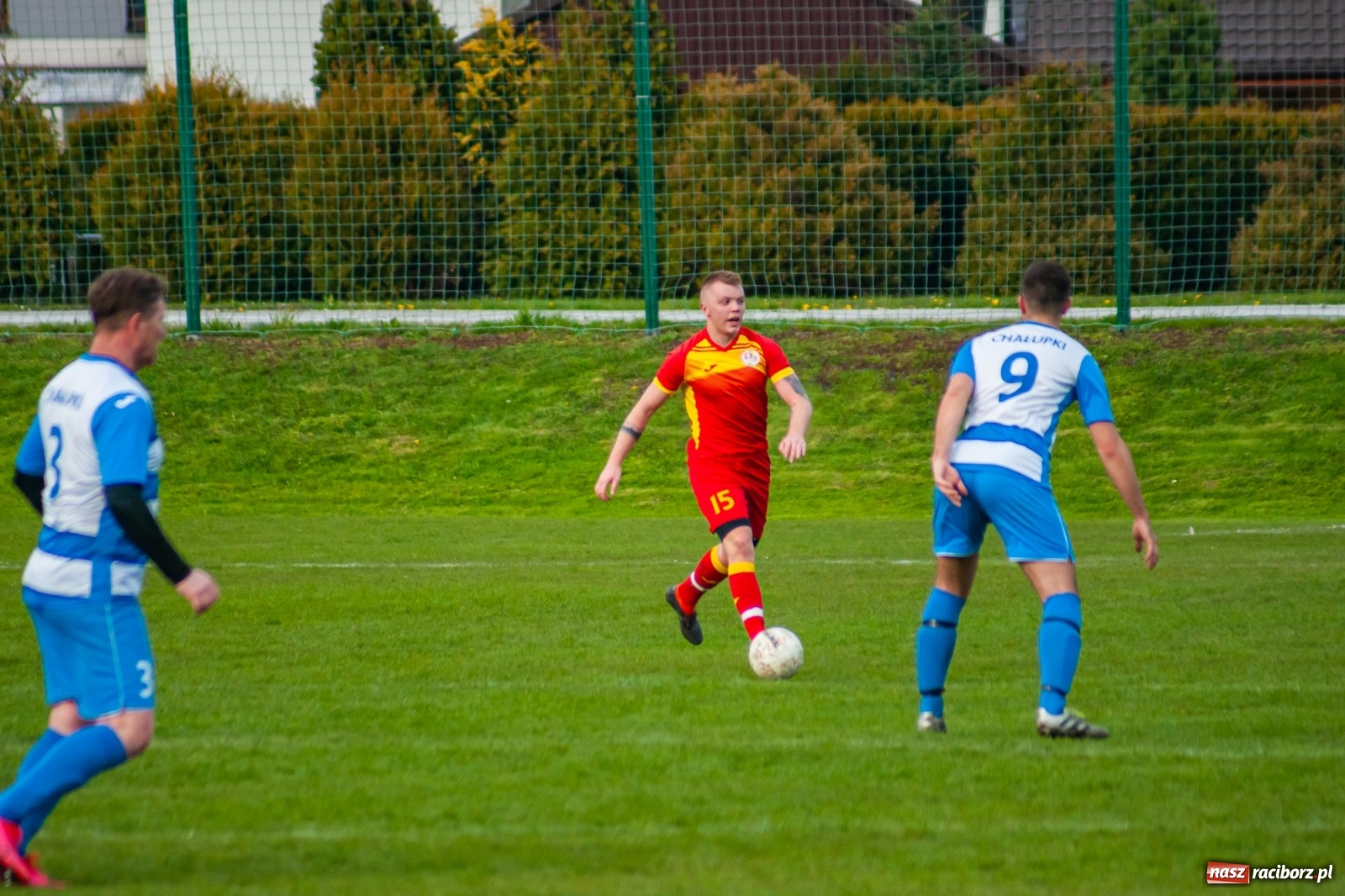 Zdjęcie w galerii na portalu naszraciborz.pl: Kiks bramkarza ustawił spotkanie. Pierwszy komplet punktów Chałupek [FOTO] wiadomości z regionu