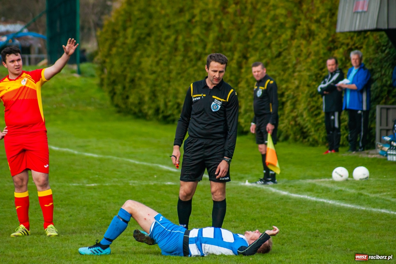 Zdjęcie w galerii na portalu naszraciborz.pl: Kiks bramkarza ustawił spotkanie. Pierwszy komplet punktów Chałupek [FOTO] wiadomości z regionu