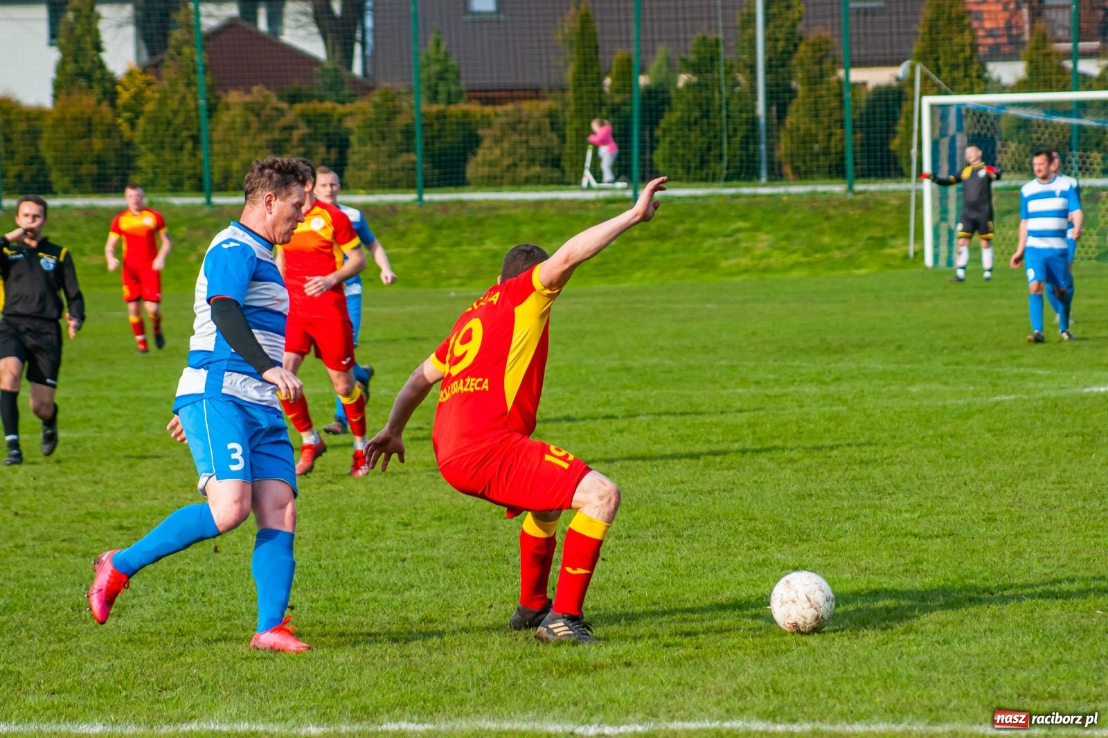 Zdjęcie w galerii na portalu naszraciborz.pl: Kiks bramkarza ustawił spotkanie. Pierwszy komplet punktów Chałupek [FOTO] wiadomości z regionu