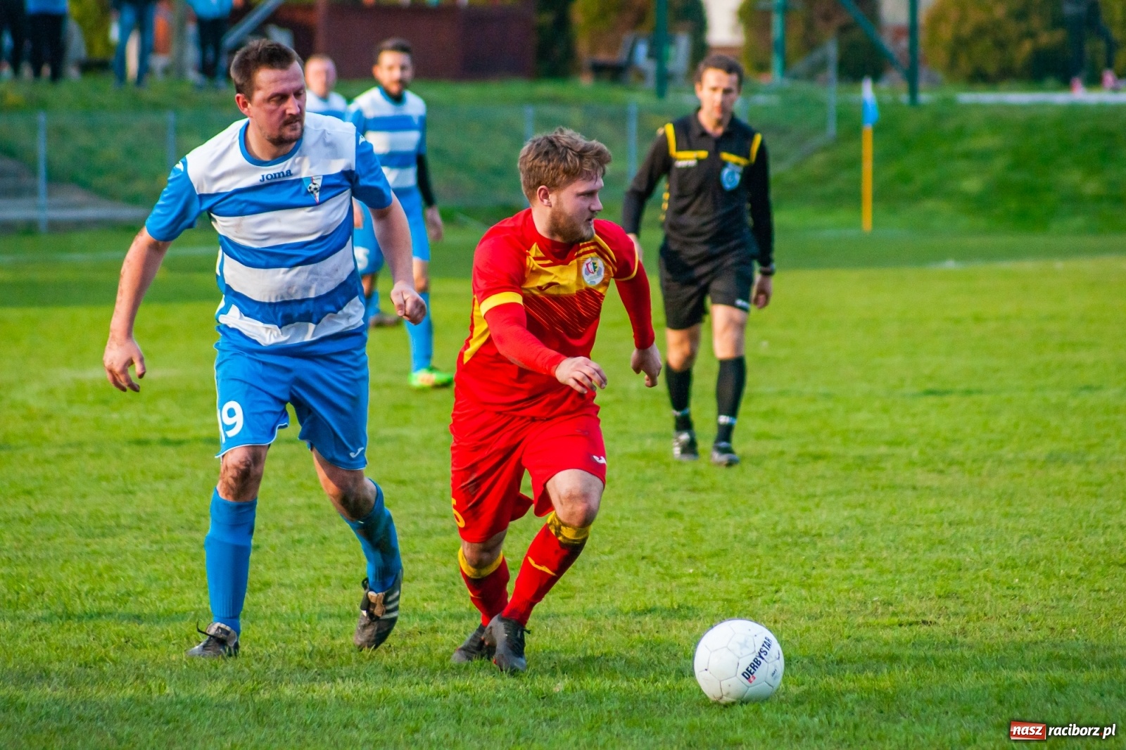 Zdjęcie w galerii na portalu naszraciborz.pl: Kiks bramkarza ustawił spotkanie. Pierwszy komplet punktów Chałupek [FOTO] wiadomości z regionu