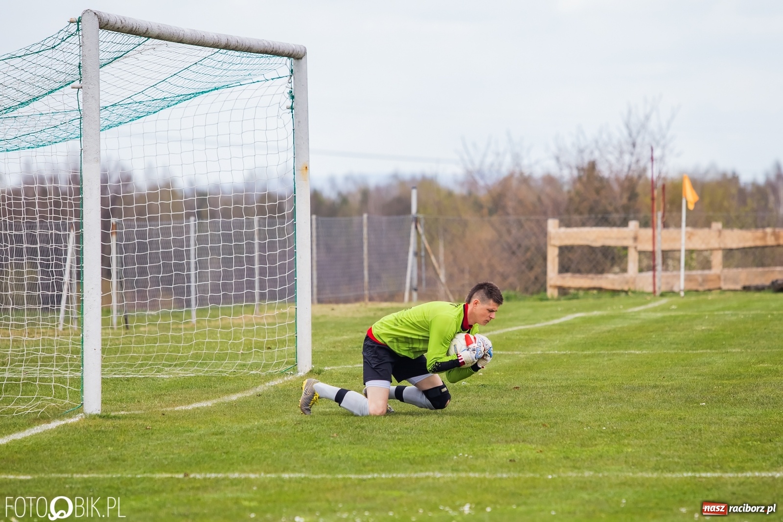 Zdjęcie w galerii na portalu naszraciborz.pl: Kobylski Płomień pochłonął rudzki Buk [FOTO] wiadomości z regionu