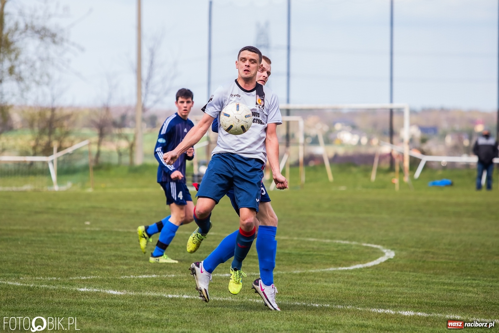 Zdjęcie w galerii na portalu naszraciborz.pl: Kobylski Płomień pochłonął rudzki Buk [FOTO] wiadomości z regionu