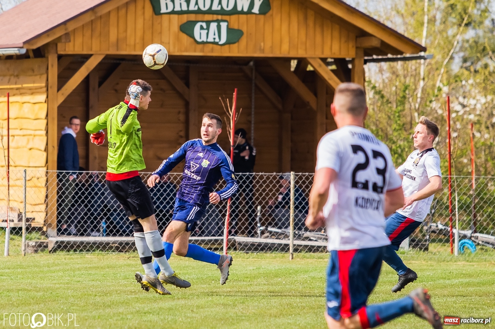Zdjęcie w galerii na portalu naszraciborz.pl: Kobylski Płomień pochłonął rudzki Buk [FOTO] wiadomości z regionu