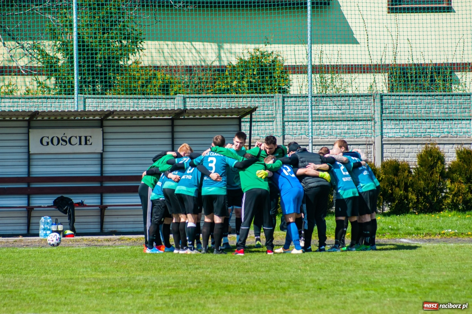 Zdjęcie w galerii na portalu naszraciborz.pl: Sytuacji co niemiara, tylko goli brak [FOTO]  wiadomości z regionu