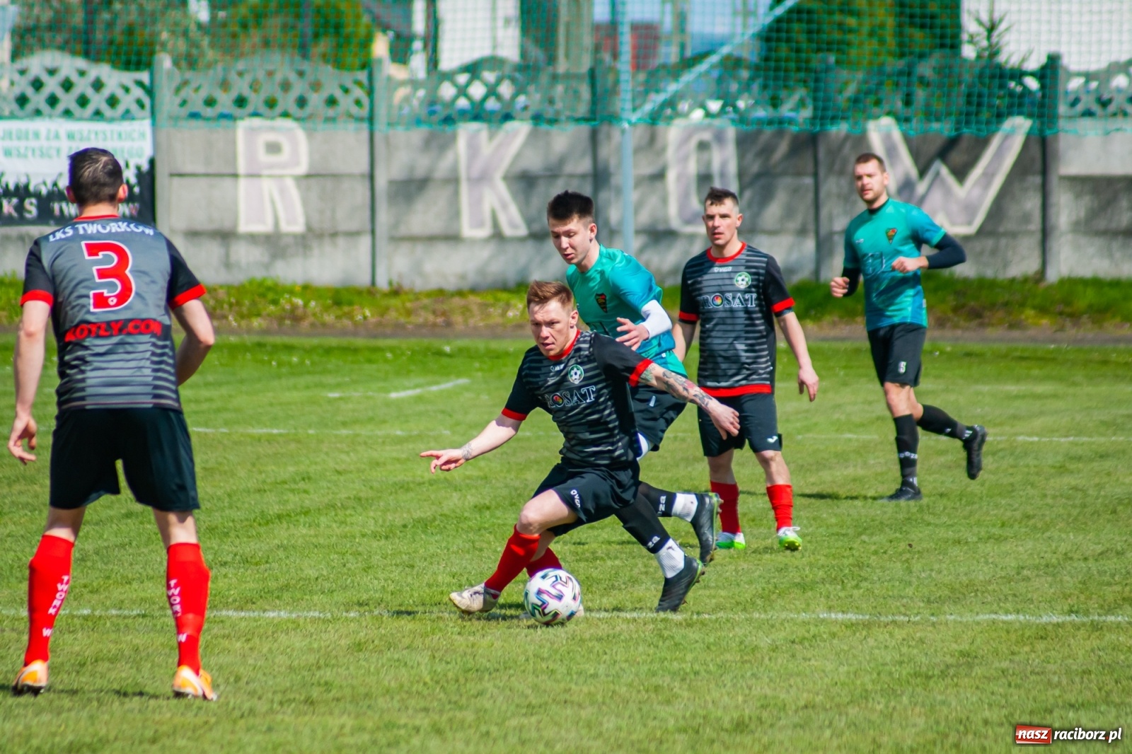Zdjęcie w galerii na portalu naszraciborz.pl: Sytuacji co niemiara, tylko goli brak [FOTO]  wiadomości z regionu