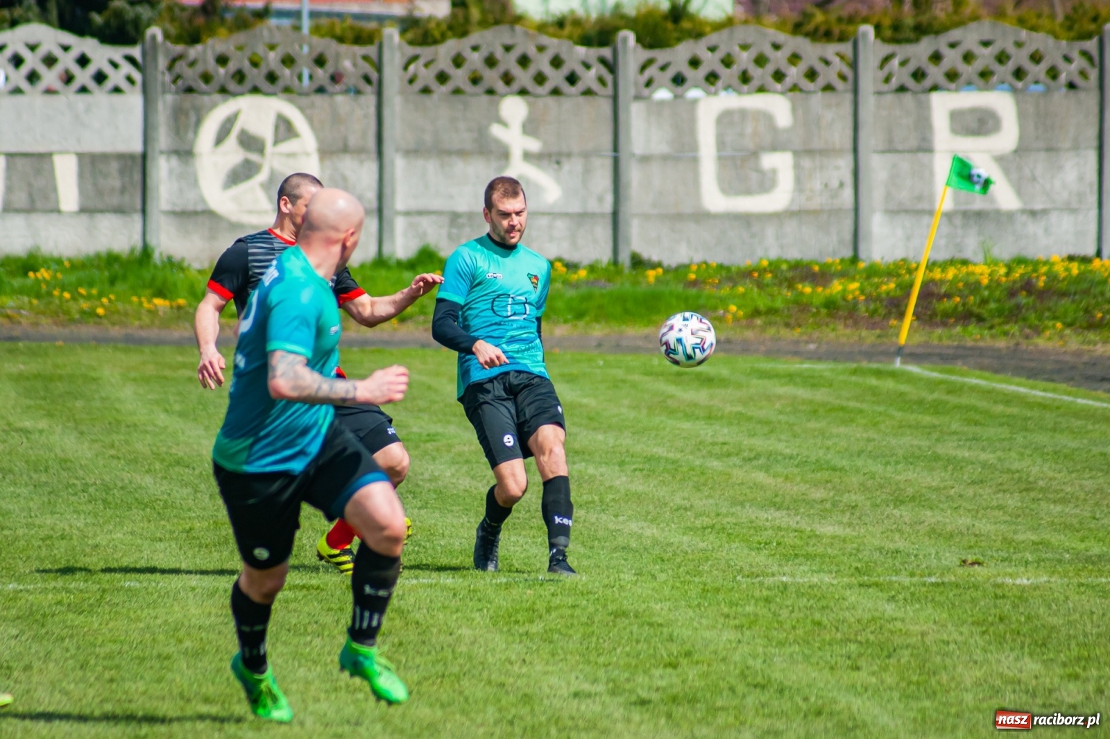 Zdjęcie w galerii na portalu naszraciborz.pl: Sytuacji co niemiara, tylko goli brak [FOTO]  wiadomości z regionu