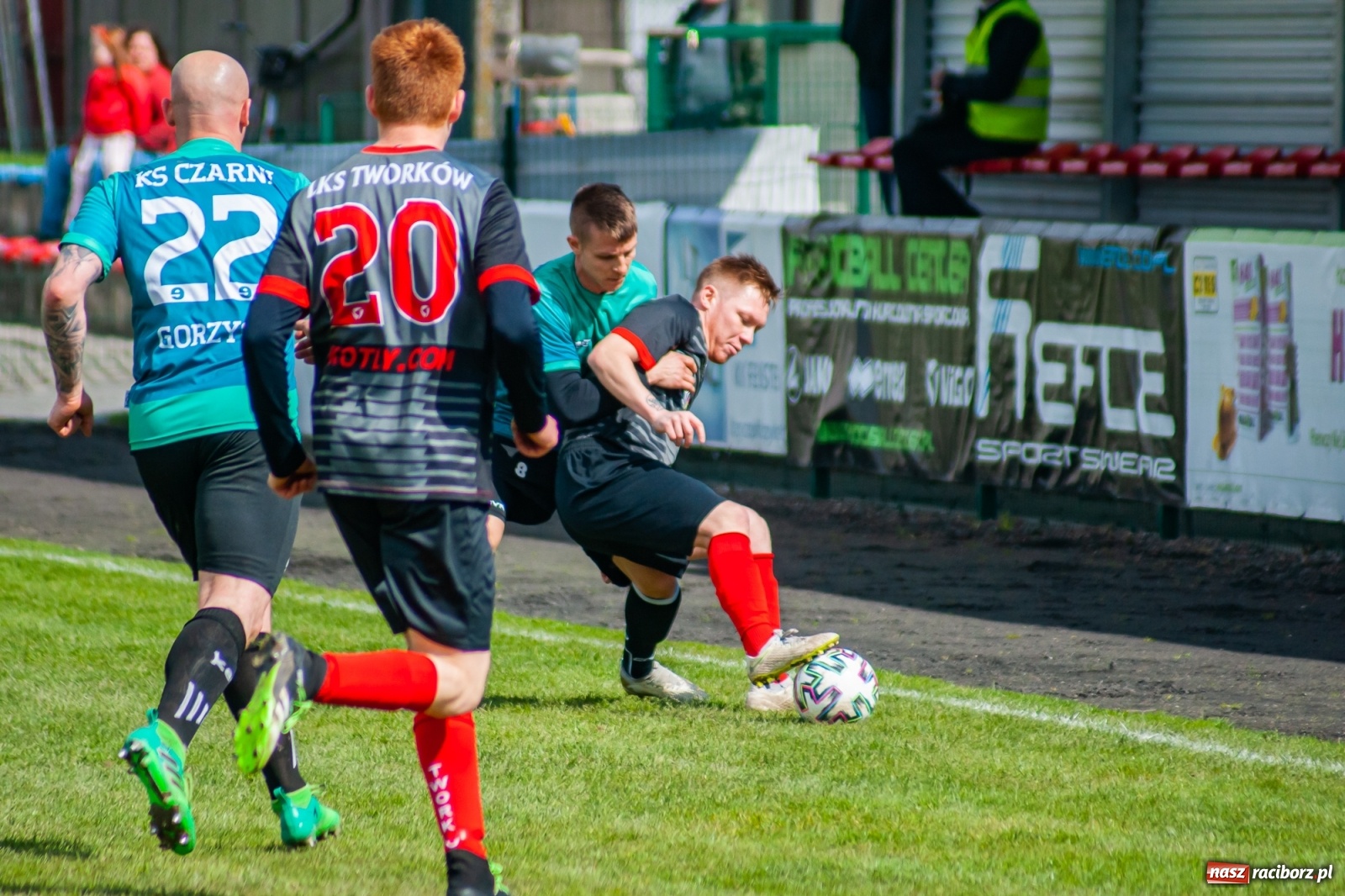 Zdjęcie w galerii na portalu naszraciborz.pl: Sytuacji co niemiara, tylko goli brak [FOTO]  wiadomości z regionu