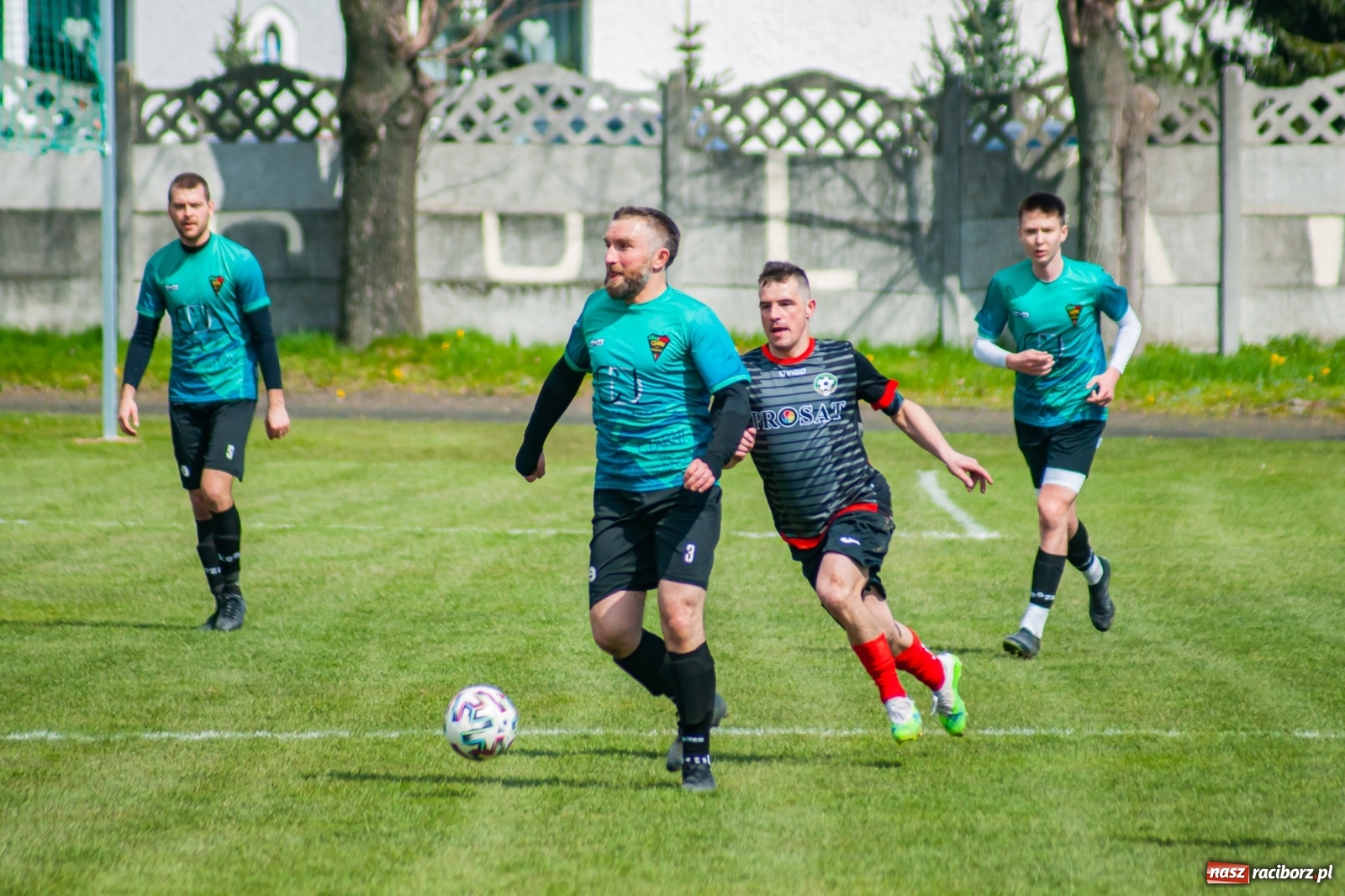 Zdjęcie w galerii na portalu naszraciborz.pl: Sytuacji co niemiara, tylko goli brak [FOTO]  wiadomości z regionu