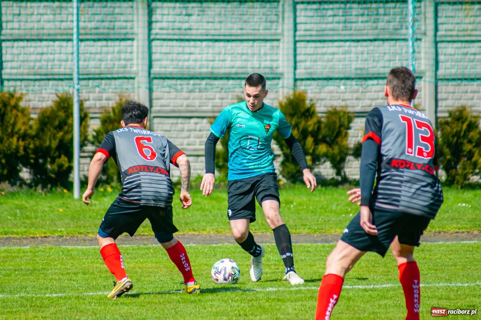 Zdjęcie w galerii na portalu naszraciborz.pl: Sytuacji co niemiara, tylko goli brak [FOTO]  wiadomości z regionu