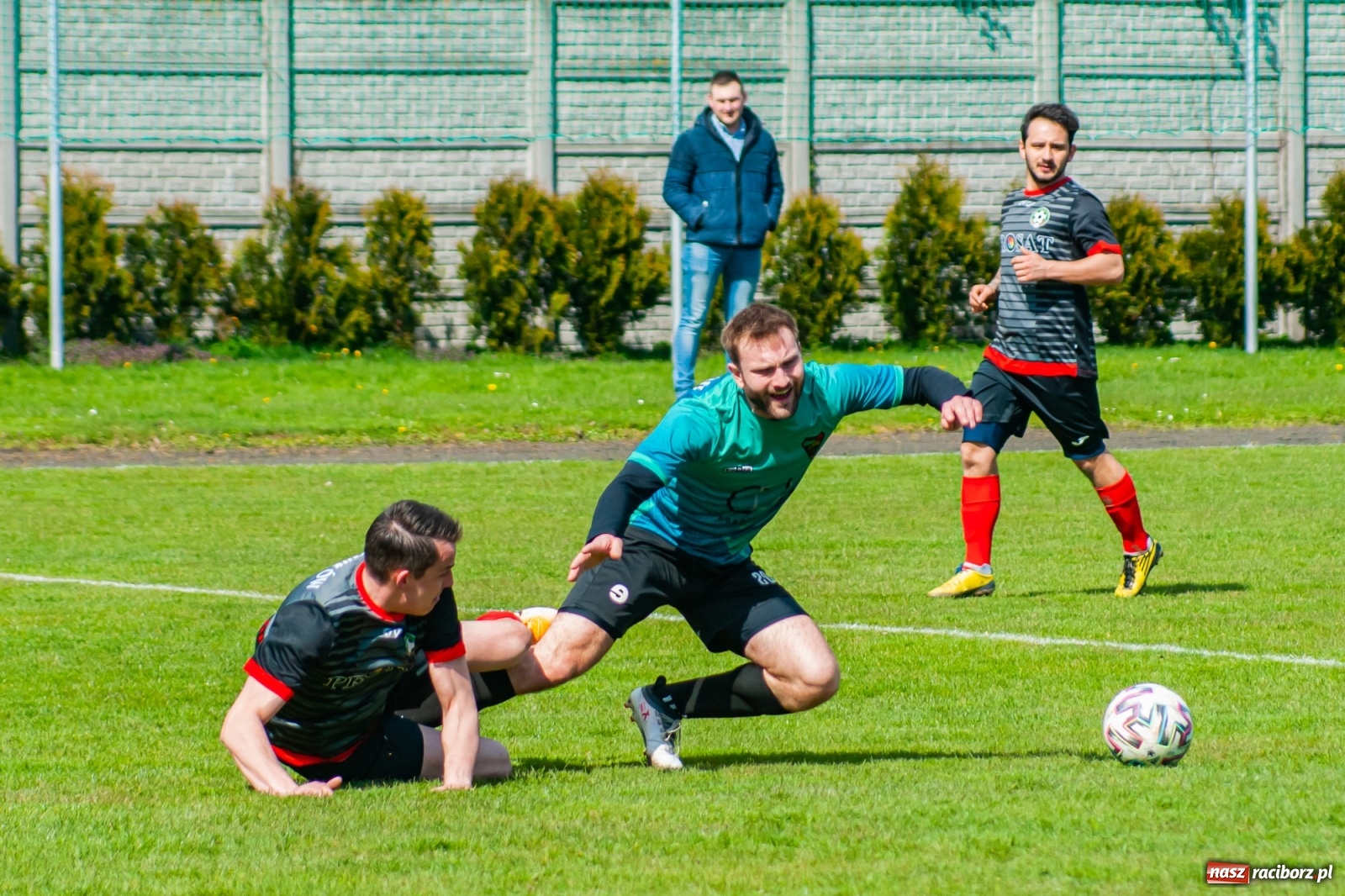 Zdjęcie w galerii na portalu naszraciborz.pl: Sytuacji co niemiara, tylko goli brak [FOTO]  wiadomości z regionu
