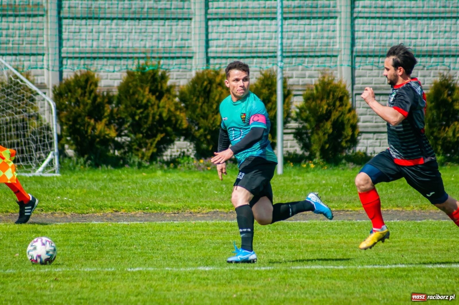 Zdjęcie w galerii na portalu naszraciborz.pl: Sytuacji co niemiara, tylko goli brak [FOTO]  wiadomości z regionu