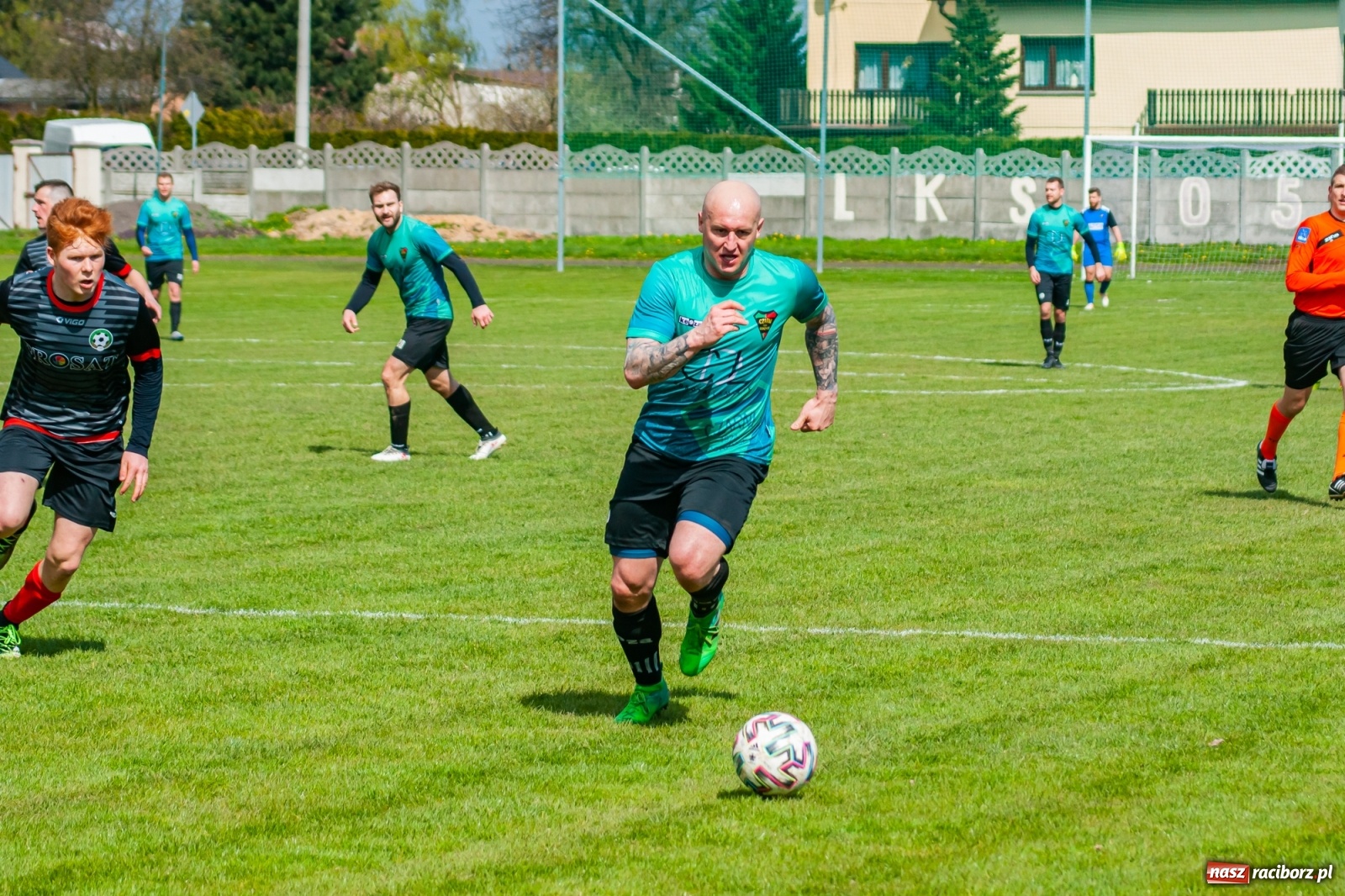 Zdjęcie w galerii na portalu naszraciborz.pl: Sytuacji co niemiara, tylko goli brak [FOTO]  wiadomości z regionu