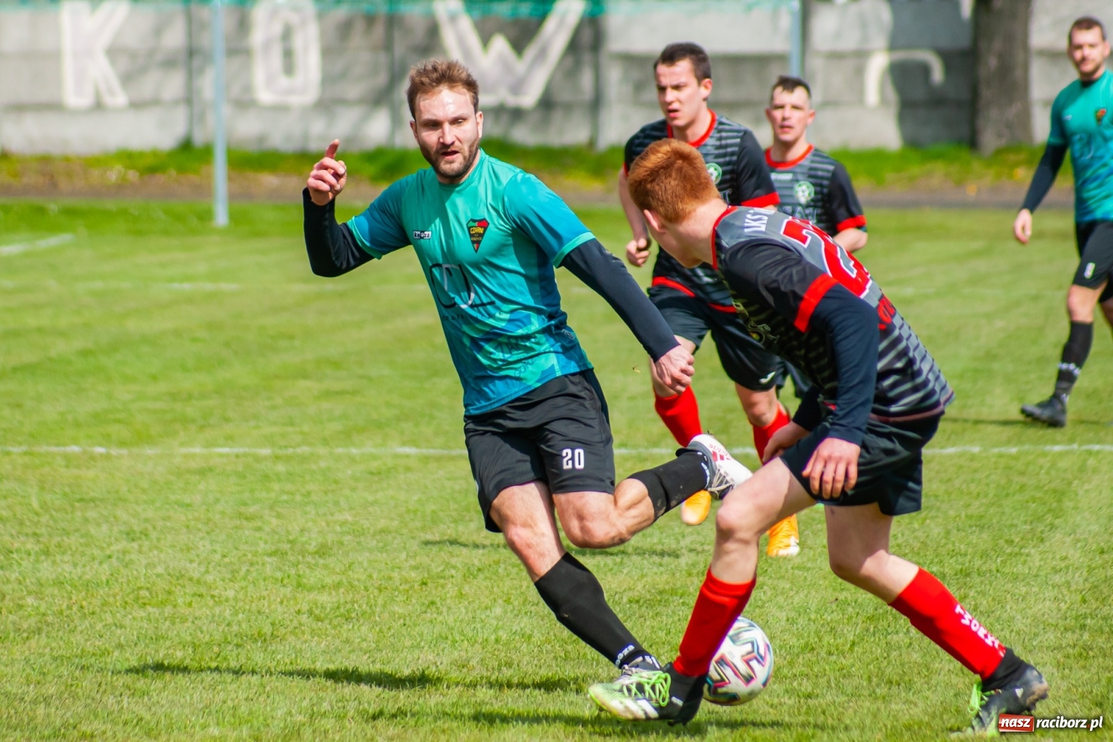 Zdjęcie w galerii na portalu naszraciborz.pl: Sytuacji co niemiara, tylko goli brak [FOTO]  wiadomości z regionu
