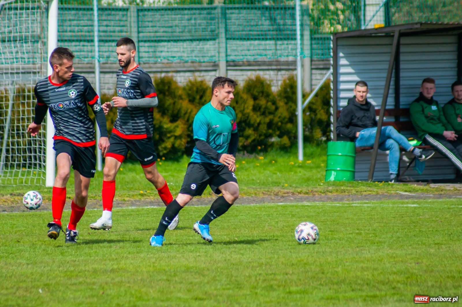 Zdjęcie w galerii na portalu naszraciborz.pl: Sytuacji co niemiara, tylko goli brak [FOTO]  wiadomości z regionu