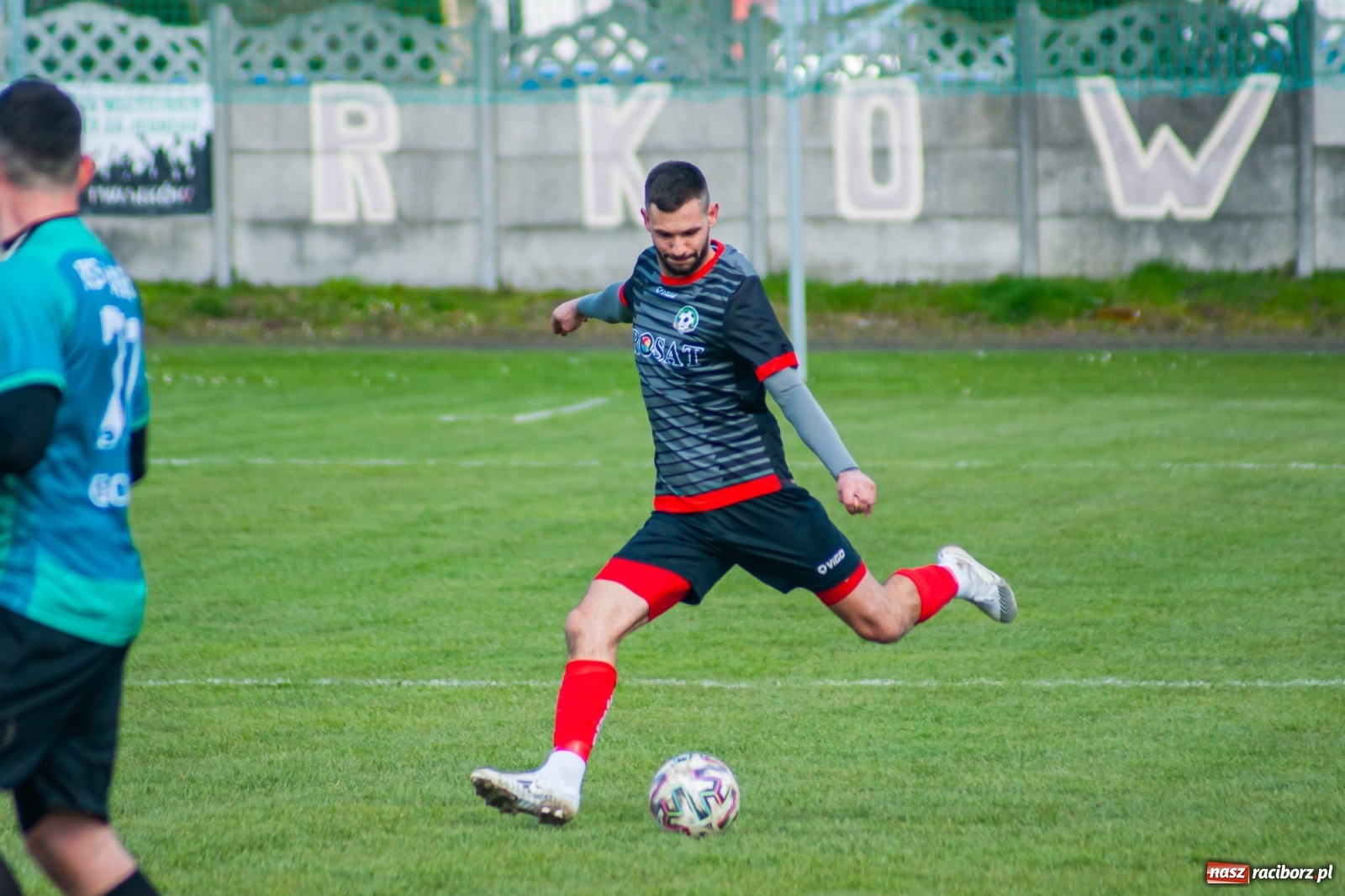 Zdjęcie w galerii na portalu naszraciborz.pl: Sytuacji co niemiara, tylko goli brak [FOTO]  wiadomości z regionu