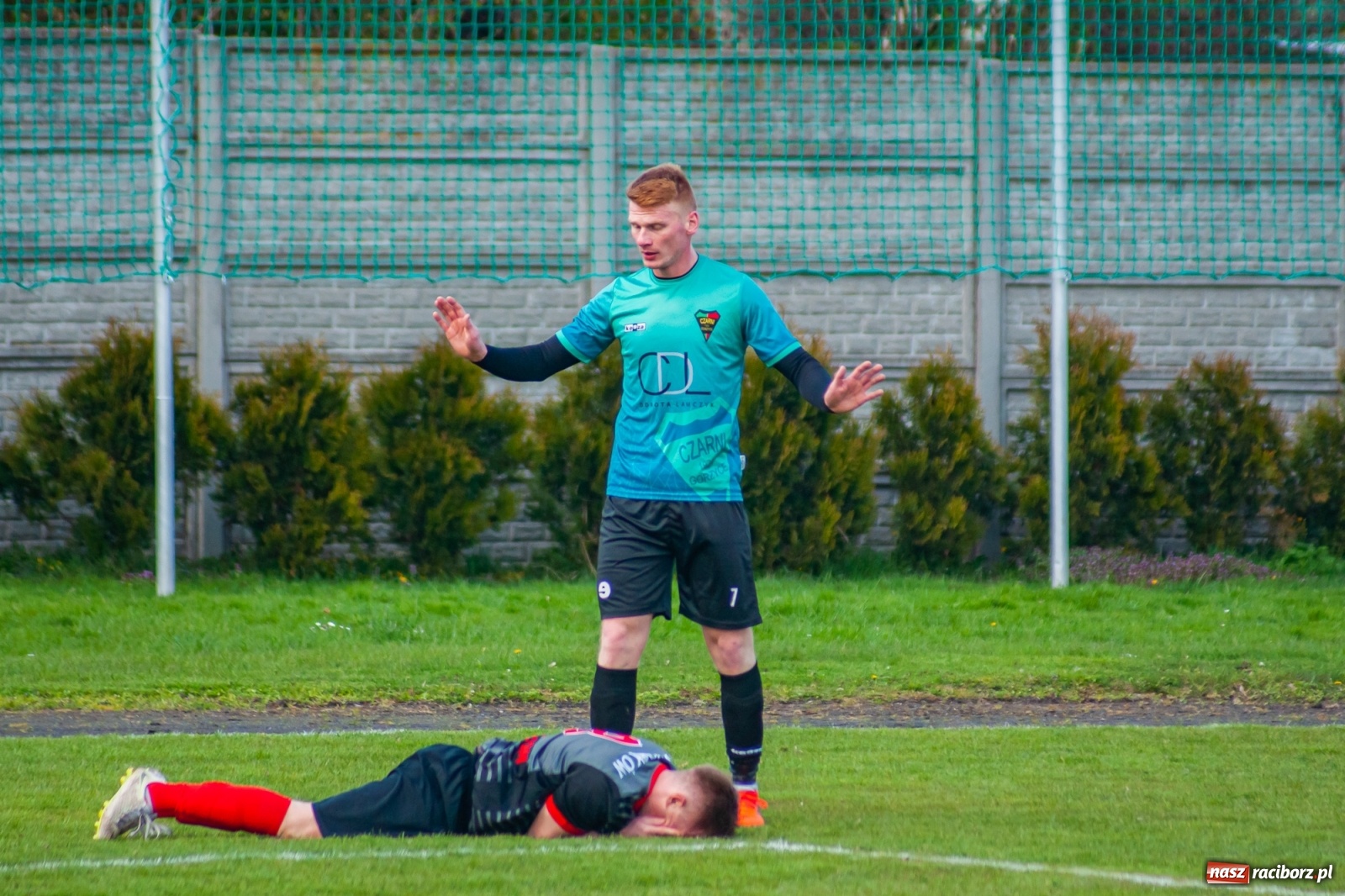 Zdjęcie w galerii na portalu naszraciborz.pl: Sytuacji co niemiara, tylko goli brak [FOTO]  wiadomości z regionu