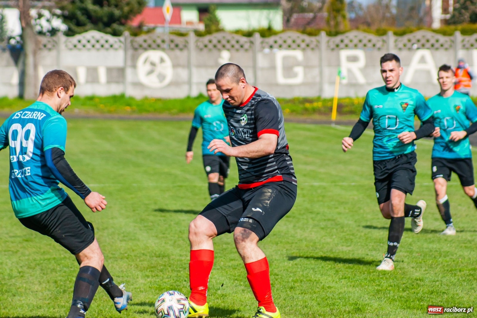 Zdjęcie w galerii na portalu naszraciborz.pl: Sytuacji co niemiara, tylko goli brak [FOTO]  wiadomości z regionu