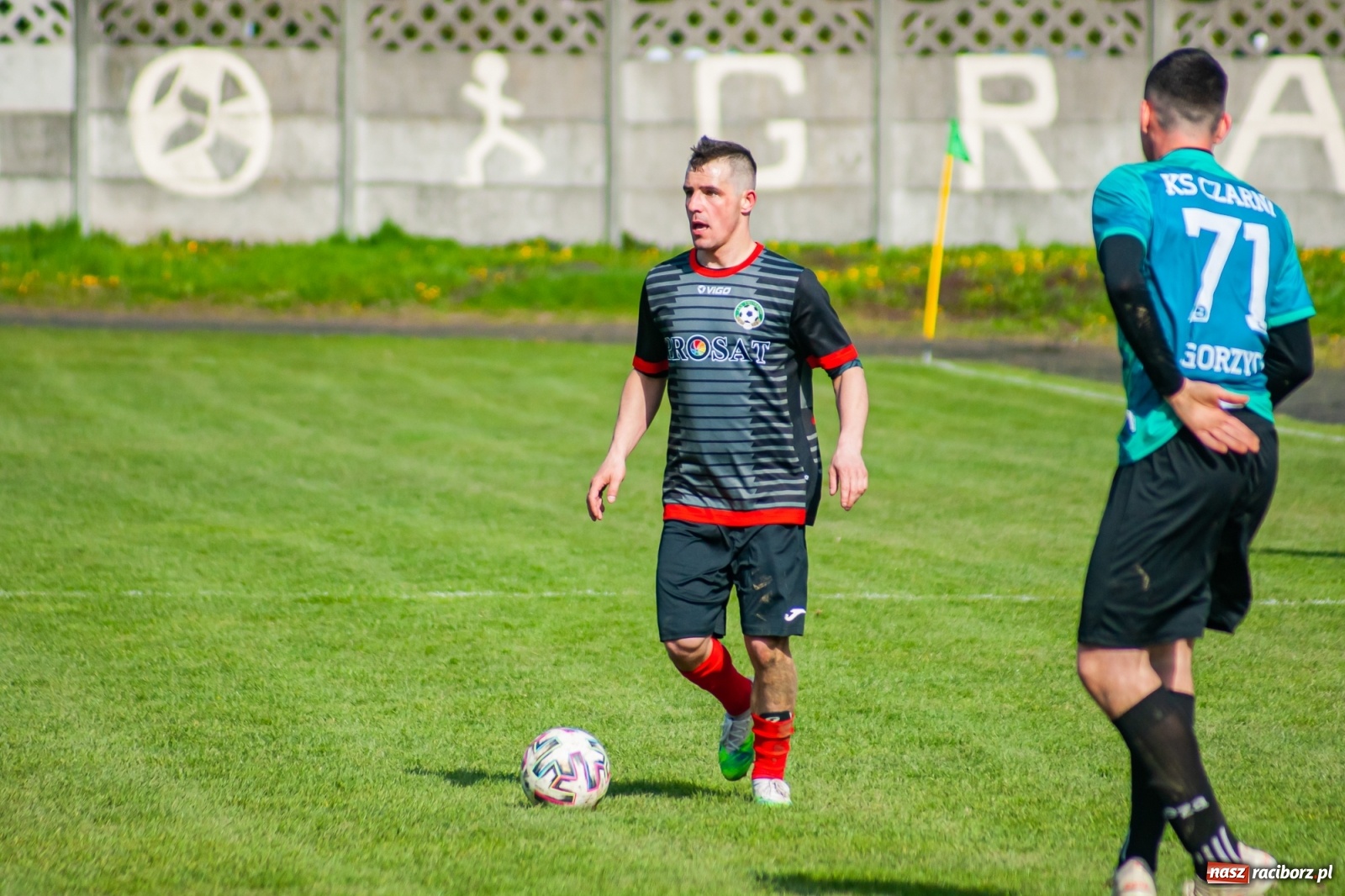 Zdjęcie w galerii na portalu naszraciborz.pl: Sytuacji co niemiara, tylko goli brak [FOTO]  wiadomości z regionu