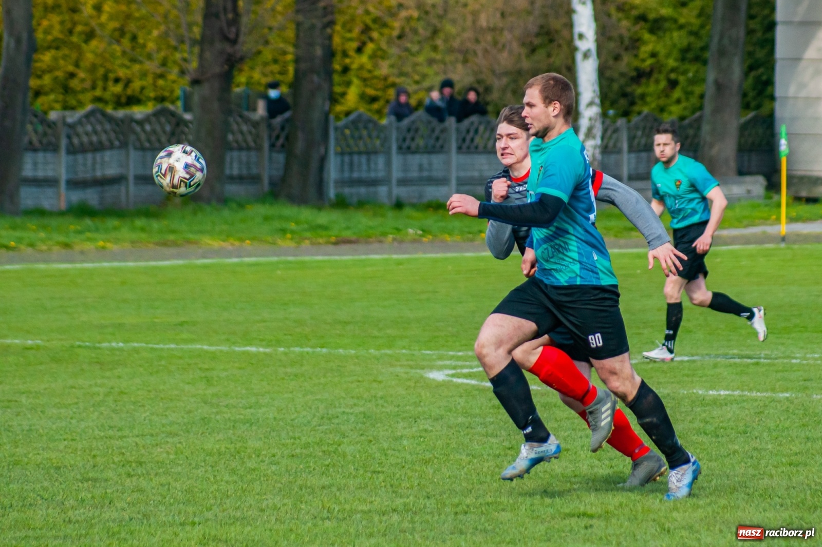 Zdjęcie w galerii na portalu naszraciborz.pl: Sytuacji co niemiara, tylko goli brak [FOTO]  wiadomości z regionu