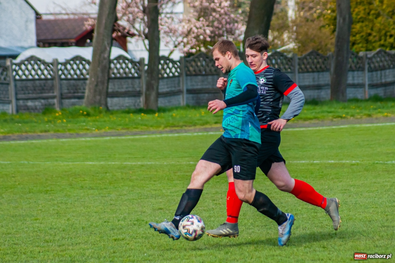 Zdjęcie w galerii na portalu naszraciborz.pl: Sytuacji co niemiara, tylko goli brak [FOTO]  wiadomości z regionu