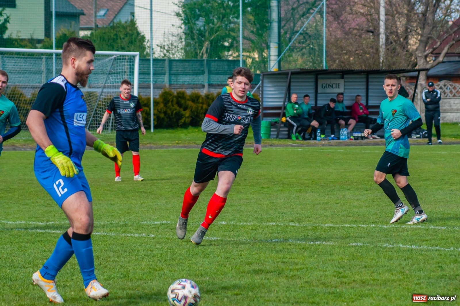 Zdjęcie w galerii na portalu naszraciborz.pl: Sytuacji co niemiara, tylko goli brak [FOTO]  wiadomości z regionu