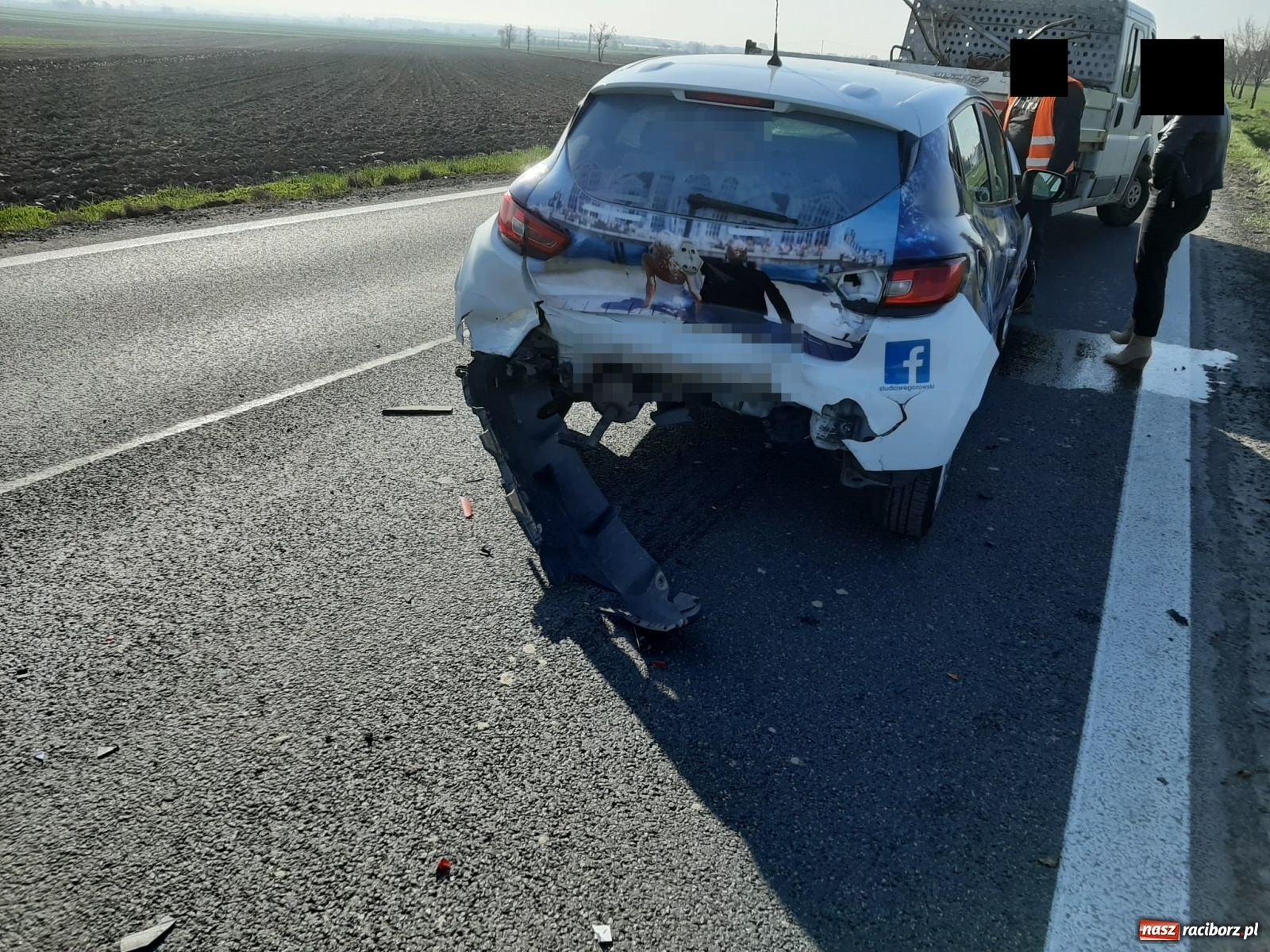 Zdjęcie w galerii na portalu naszraciborz.pl: Zderzenie trzech pojazdów na trasie Racibórz-Bieńkowice [FOTO] wiadomości z regionu