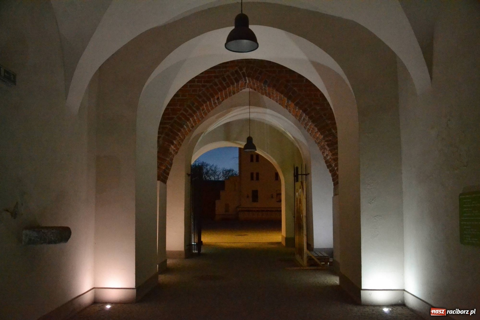 Zdjęcie w galerii na portalu naszraciborz.pl: Raciborski zamek ma nowe aranżacje świetlne [FOTO] wiadomości z regionu