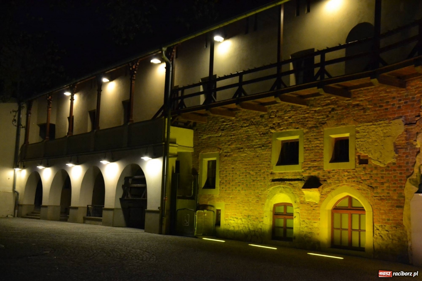 Zdjęcie w galerii na portalu naszraciborz.pl: Raciborski zamek ma nowe aranżacje świetlne [FOTO] wiadomości z regionu