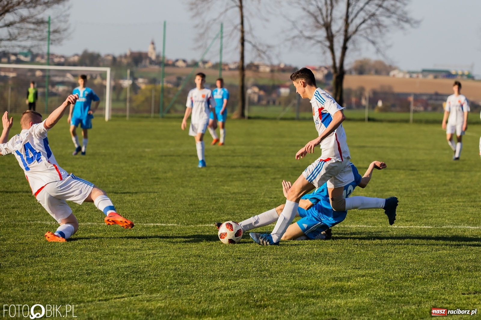 Zdjęcie w galerii na portalu naszraciborz.pl: Juniorskie debry gminy dla Krzanowic [FOTO] wiadomości z regionu