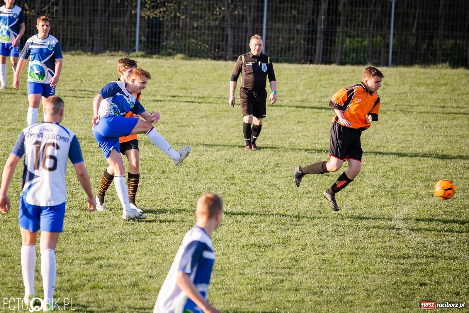 Zdjęcie w galerii na portalu naszraciborz.pl: MKS Gmina Lubomia bezlitosny dla juniorów Ocic [FOTO] wiadomości z regionu