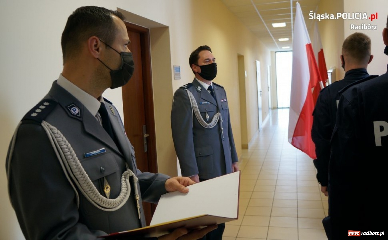 Zdjęcie w galerii na portalu naszraciborz.pl: Nowi raciborscy policjanci złożyli ślubowanie wiadomości z regionu