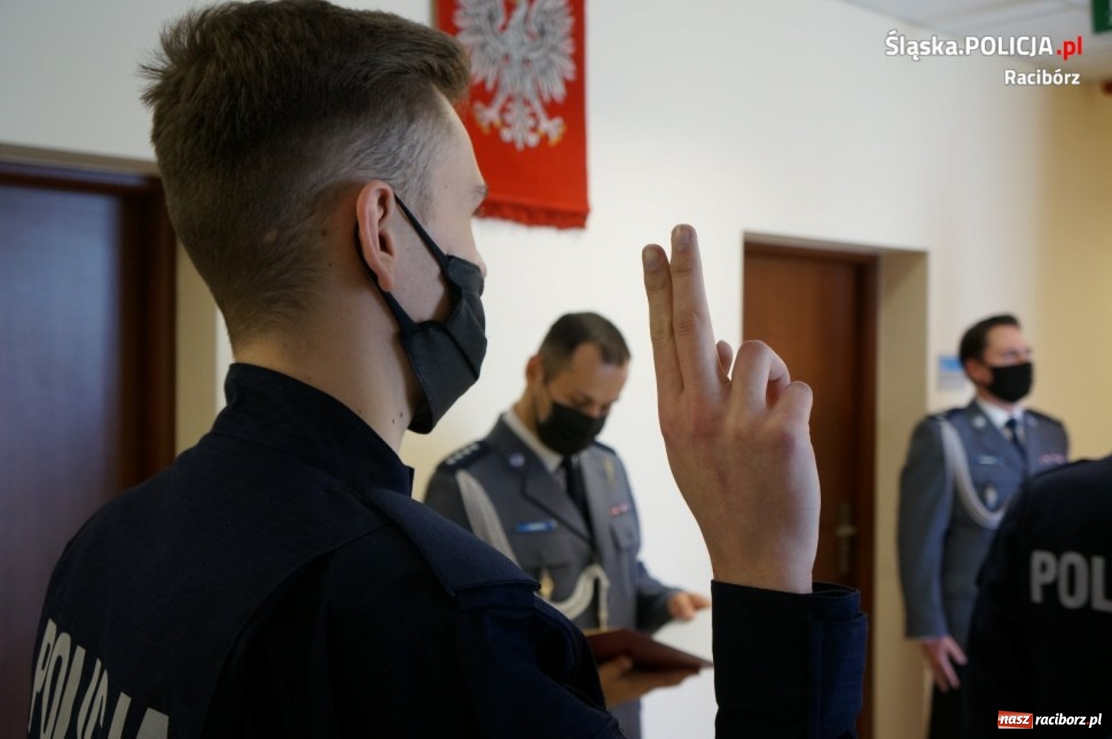Zdjęcie w galerii na portalu naszraciborz.pl: Nowi raciborscy policjanci złożyli ślubowanie wiadomości z regionu